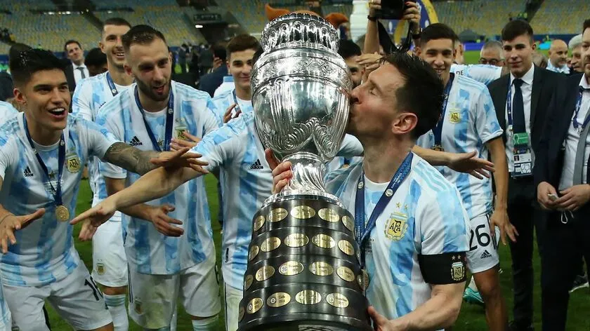 Messi Angkat Trofi Di Final Copa America Penuh Kekacauan